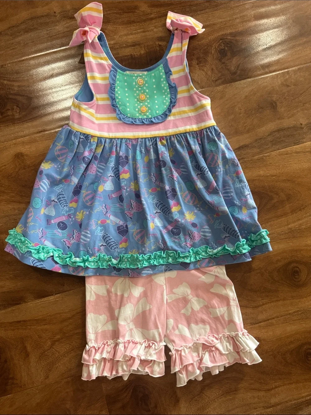 Matilda Jane 2 pieces top and shorties both size 4